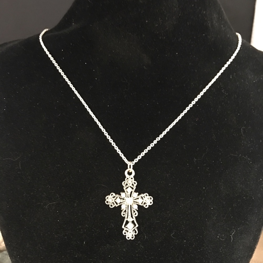 Lovely Little Cross - Picture 8 of 8